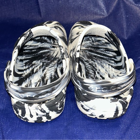 CROCS Kids Zebra Pattern Clogs - Picture 3 of 7